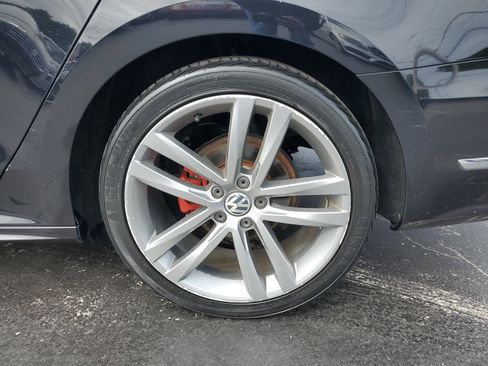 Used 2017 Volkswagen Passat 1.8T R-Line image 33