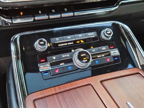 Used 2020 Lincoln Navigator Reserve w/ Equipment Group 208A Reserve image 32