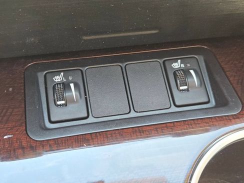 Used 2014 Toyota Camry XLE w/ Leather Package FWD image 27