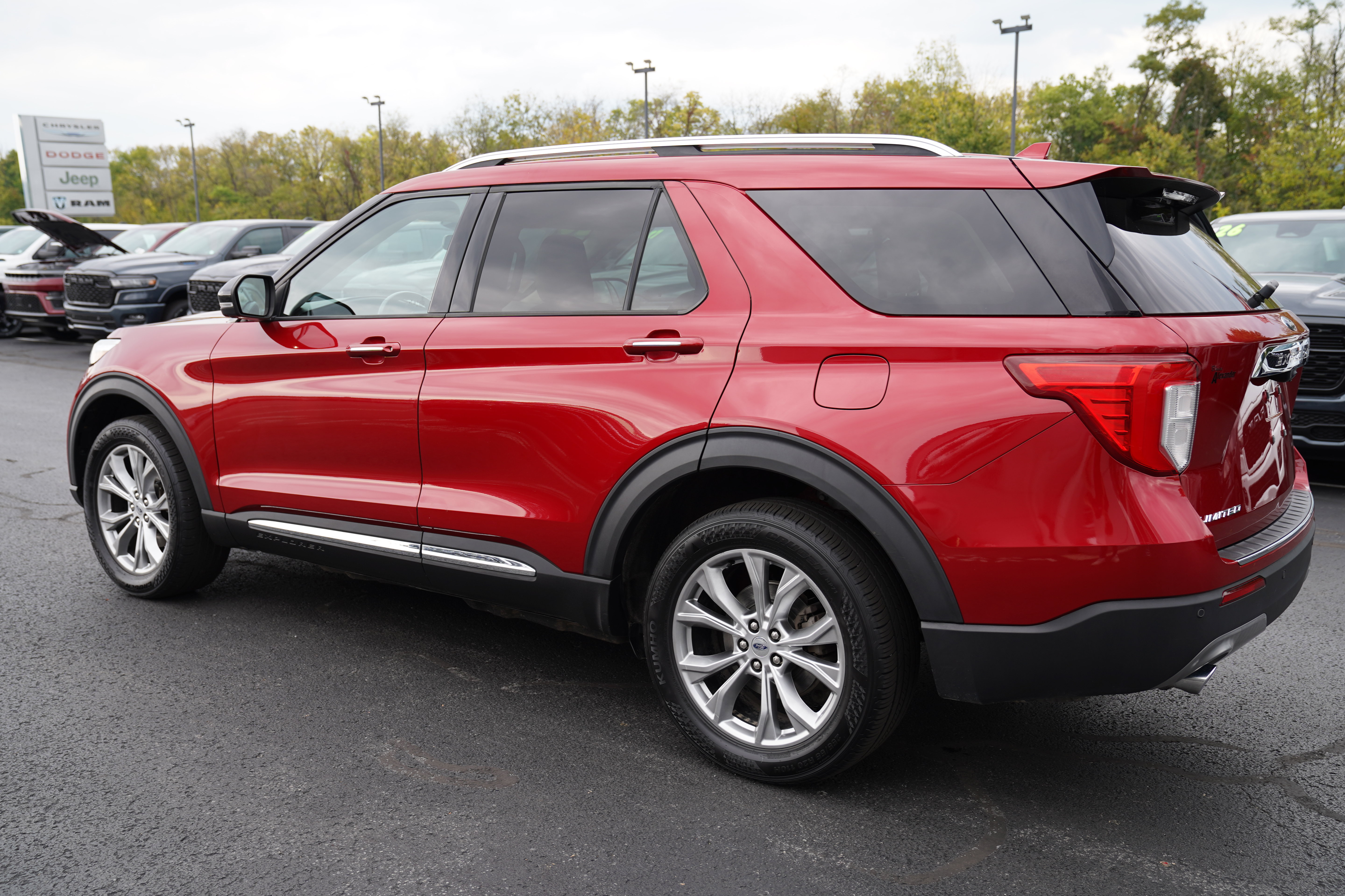 Used 2020 Ford Explorer Limited AWD/4WD image 10