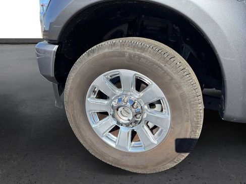 Used 2022 Ford F350 Platinum image 9