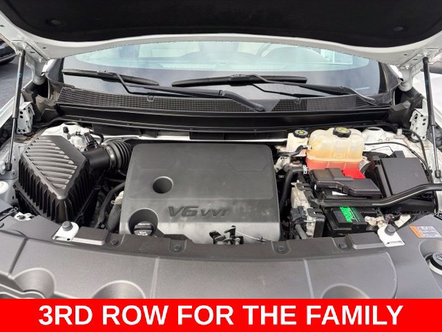 Used 2023 Chevrolet Traverse LS FWD image 11