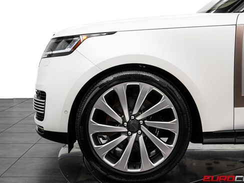 Used 2026 Land Rover Range Rover SV AWD/4WD image 13