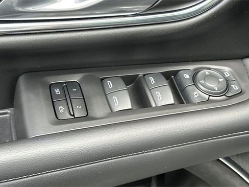 Used 2022 Chevrolet Tahoe Z71 w/ Z71 Off-Road Package image 12