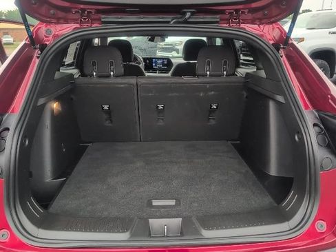 Used 2024 Chevrolet Trax RS FWD image 32