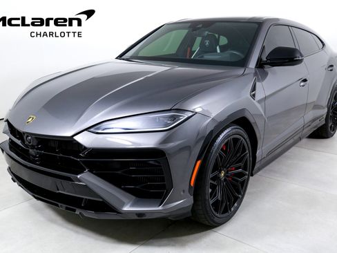 Used 2025 Lamborghini Urus SE image 1