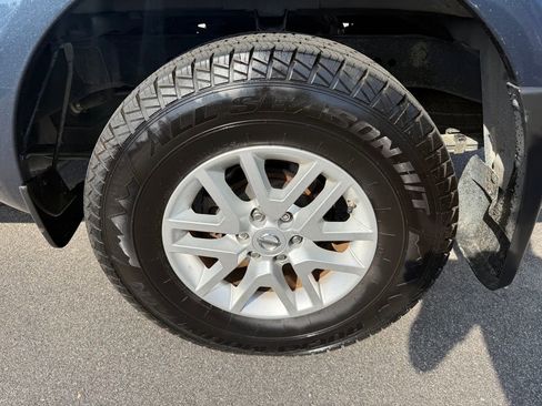 Used 2017 Nissan Frontier SV image 11