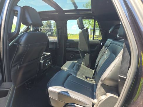 Used 2021 Ford Expedition Limited AWD/4WD image 10