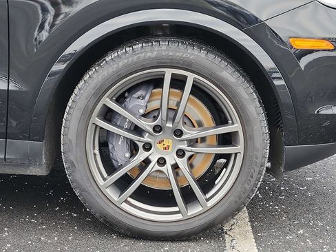 Used 2023 Porsche Cayenne image 8