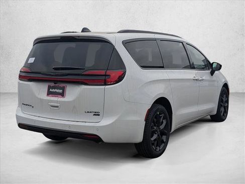 New 2026 Chrysler Pacifica Limited image 2