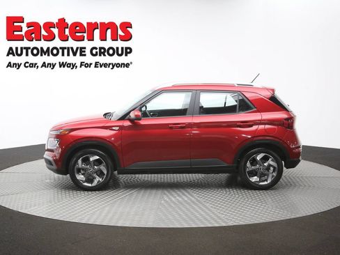 Used 2025 Hyundai Venue SEL FWD image 61
