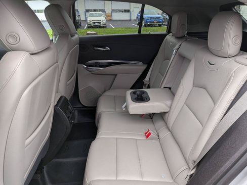 Used 2019 Cadillac XT4 Luxury w/ Cold Weather Package AWD/4WD image 21