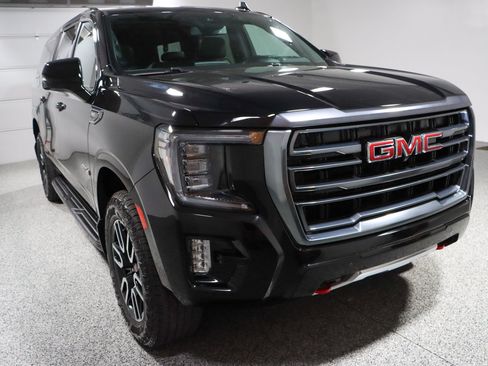 Used 2024 GMC Yukon XL AT4 w/ Technology Package AWD/4WD image 5