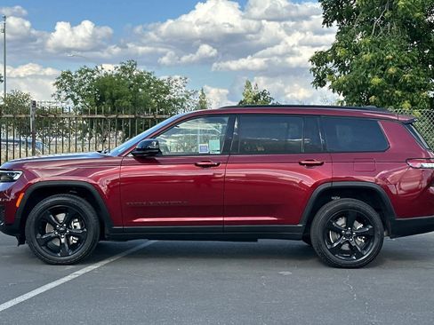 Used 2021 Jeep Grand Cherokee L Laredo RWD image 5