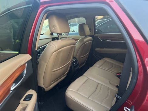 Used 2019 Cadillac XT5 Platinum image 10