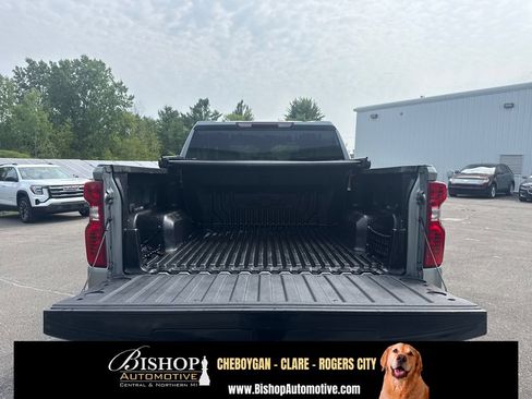 Used 2023 Chevrolet Silverado 1500 LT AWD/4WD image 7