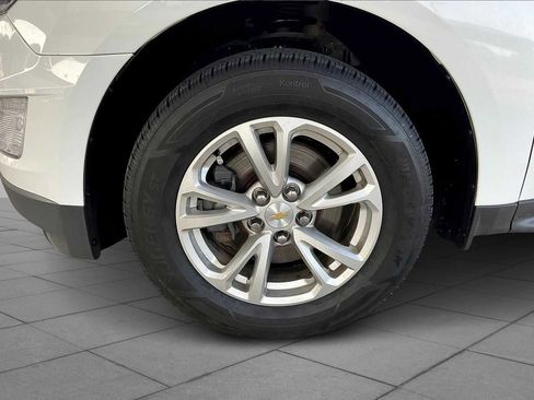 Used 2017 Chevrolet Equinox LT w/ Convenience Package image 10