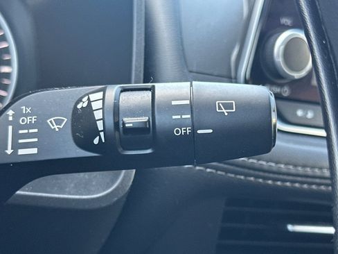 Used 2023 Nissan Rogue SV FWD image 36