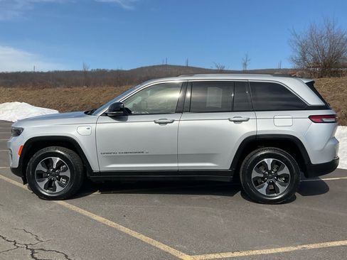 Used 2023 Jeep Grand Cherokee 4WD 4xe image 32