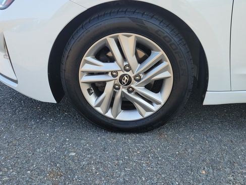 Used 2019 Hyundai Elantra SEL FWD image 12