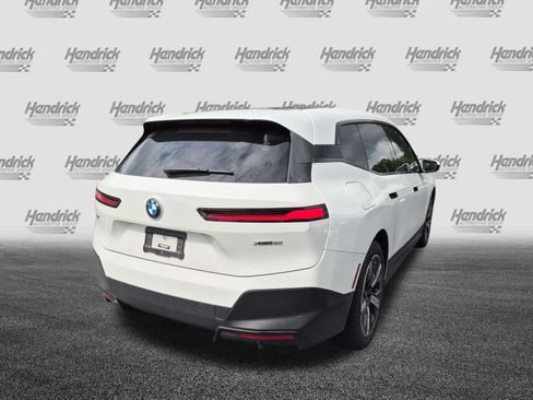 Used 2022 BMW iX xDrive50 AWD/4WD image 10