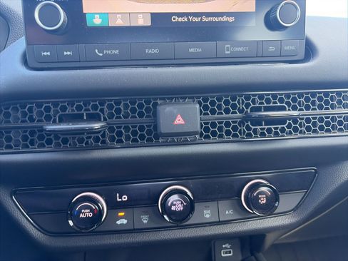 Used 2023 Honda HR-V LX image 16