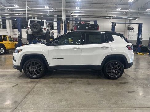 New 2025 Jeep Compass Limited w/ Sun & Sound Group image 4