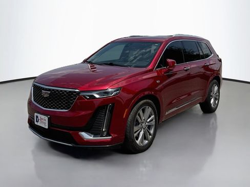 Used 2023 Cadillac XT6 Premium Luxury w/ Technology Package FWD image 3