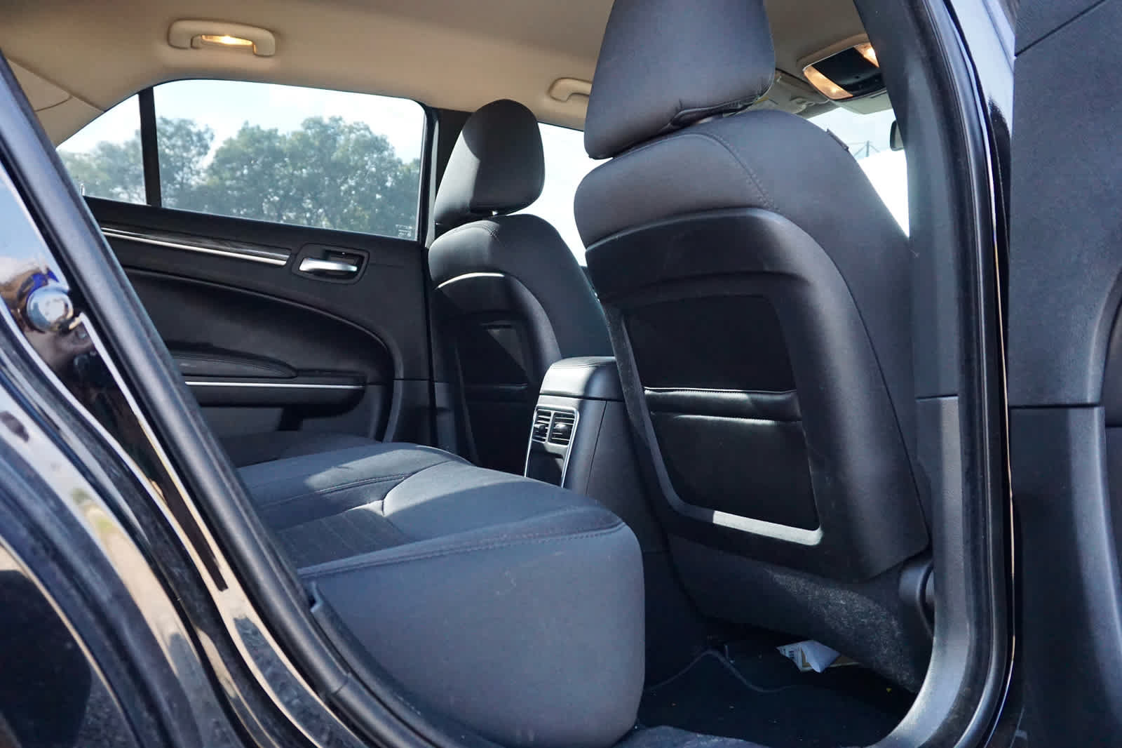 Used 2019 Chrysler 300 Touring w/ Chrome Appearance Package RWD image 21
