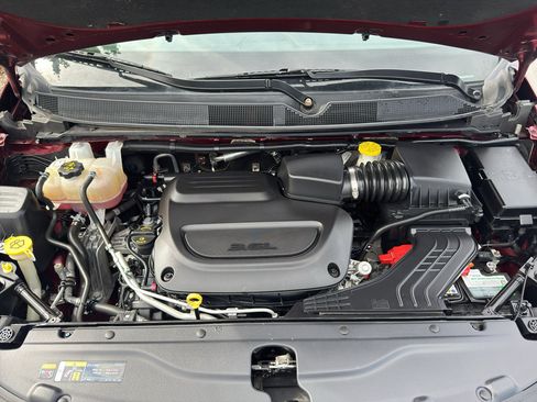 Used 2023 Chrysler Voyager LX FWD image 21