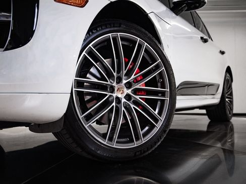 Used 2021 Porsche Macan GTS AWD/4WD image 12