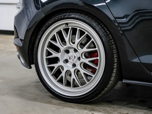 Used 2017 Volkswagen GTI SE image 57