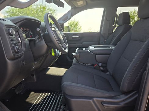 Used 2021 Chevrolet Silverado 1500 Custom Trail Boss w/ LPO, Dark Essentials Package AWD/4WD image 9