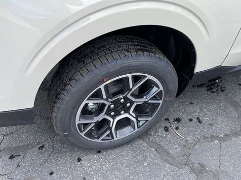 Used 2025 Ford Maverick Lariat AWD/4WD image 15