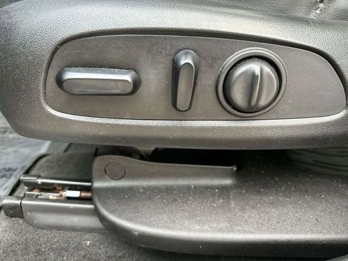 Used 2017 GMC Acadia SLT image 17