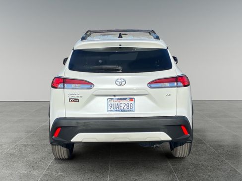Used 2025 Toyota Corolla Cross LE FWD image 4