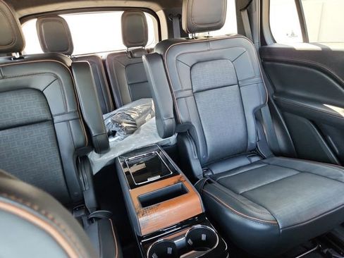 New 2025 Lincoln Aviator Black Label w/ Black Label Special Edition image 16