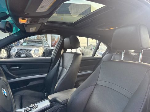 Used 2011 BMW 335i xDrive Sedan w/ M Sport Pkg image 29