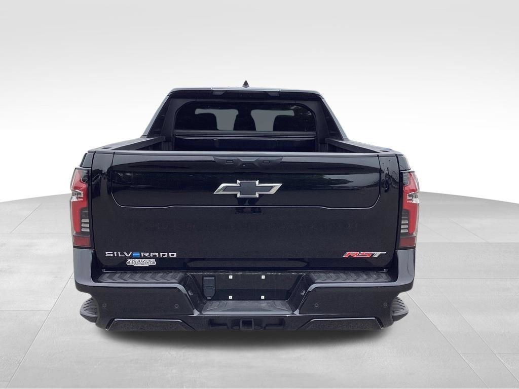 Used 2024 Chevrolet Silverado EV RST AWD/4WD image 5