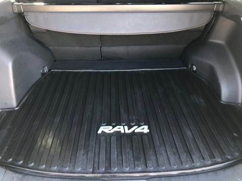 Used 2025 Toyota RAV4 XLE image 25