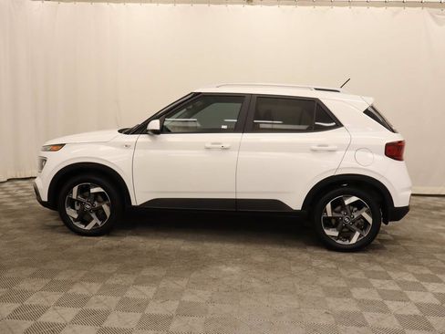 Used 2026 Hyundai Venue SEL FWD image 3