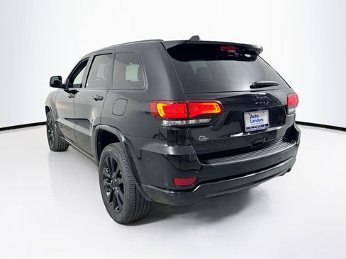Used 2022 Jeep Grand Cherokee Laredo X AWD/4WD image 7