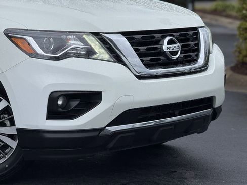 Used 2017 Nissan Pathfinder SV image 6