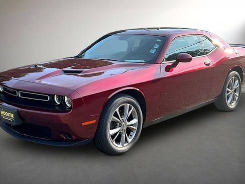 Used 2020 Dodge Challenger SXT AWD/4WD image 3