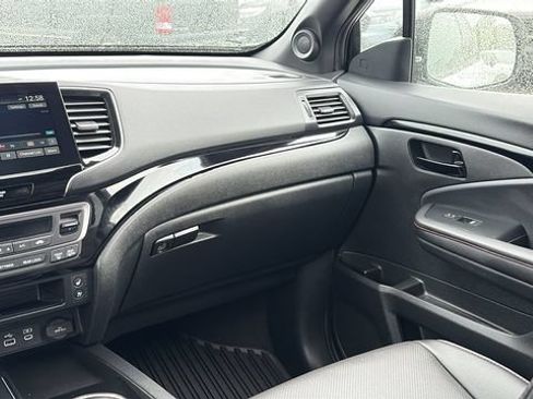 Used 2024 Honda Passport Black Edition image 26