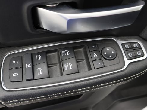 Used 2024 RAM 2500 Big Horn w/ Sport Appearance Package image 42