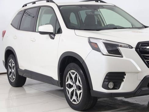Used 2023 Subaru Forester Premium image 39