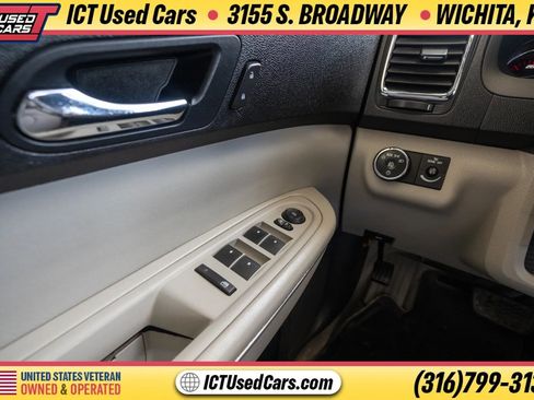 Used 2009 GMC Acadia SLE w/ Preferred Package FWD image 15
