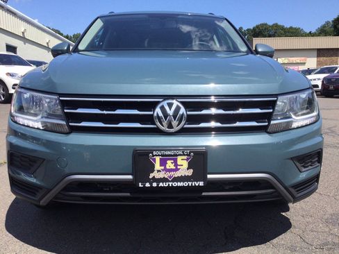 Used 2020 Volkswagen Tiguan SE w/ Panoramic Sunroof Package AWD/4WD image 4
