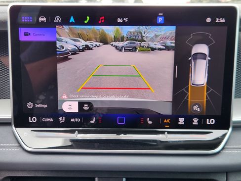 Certified 2025 Volkswagen Tiguan SE AWD/4WD image 13